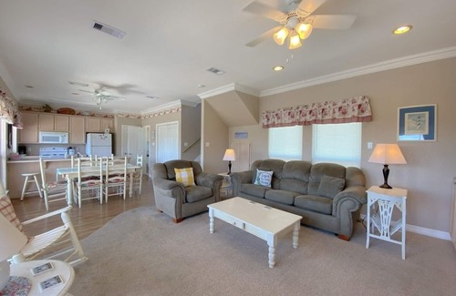 Crystal Beach House | CABANA CHE - Amazing views of the Gulf, large 2 bedroom, great rates!