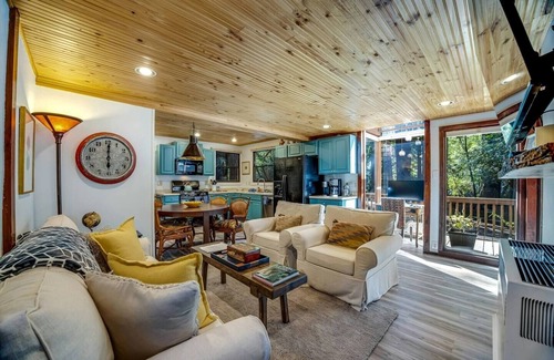 Guerneville House | Cabana Del Rio, by Vinifera Homes