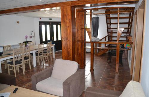Malaiesti House | Cabana La Pestera