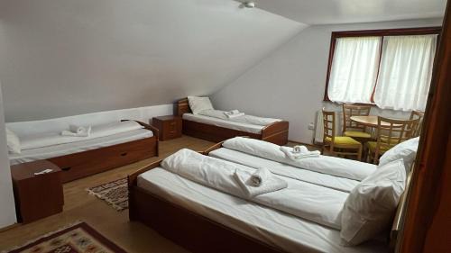 Petrila Cabin | Cabana Mija
