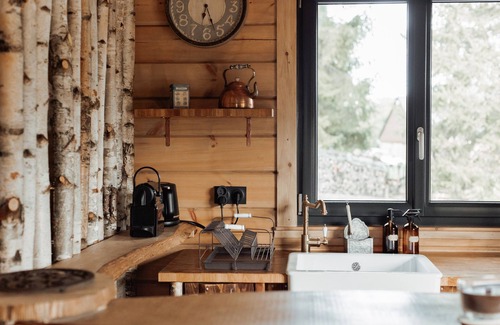 Givron Cabin | Cabane à l'Ombre des Charmes