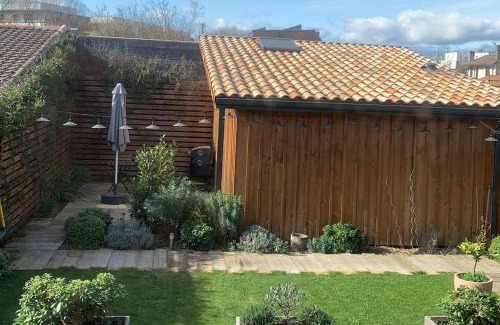 Bastide Apartment | Cabane au fond du jardin