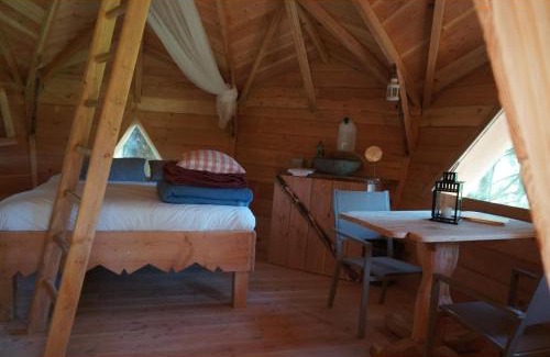 La Tour-dʼAuvergne Ski Chalet | Cabanes des Volcans