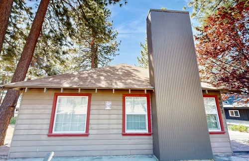 Lakeside Park Cabin | Cabin ∙ 1 bedroom ∙ 4 guests