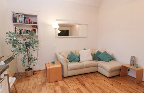 Millport Cottage | Cabin ∙ 1 bedroom ∙ 5 guests