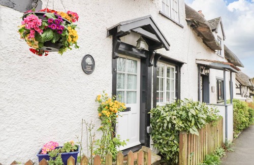 Harvington Cottage | Cabin ∙ 1 bedroom ∙ 2 guests