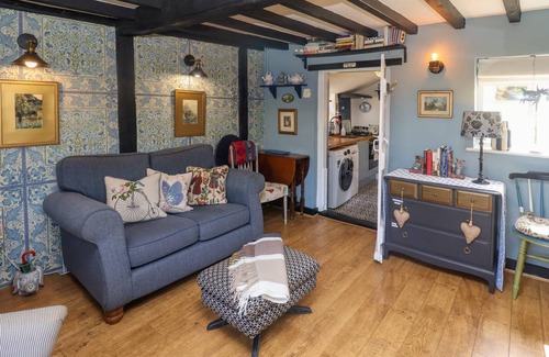 Martlesham Heath Cottage | Cabin ∙ 1 bedroom ∙ 2 guests