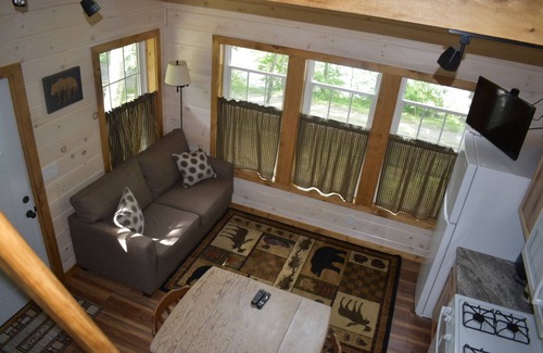 Northeast Somerset House | Cabin #1 Black Bear
