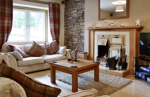 Glenisla Cottage | Cabin ∙ 2 bedrooms ∙ 4 guests