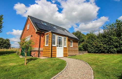 Garway Cottage | Cabin ∙ 2 bedrooms ∙ 4 guests