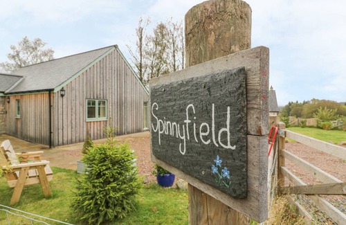 Roybridge Cottage | Cabin ∙ 2 bedrooms ∙ 4 guests