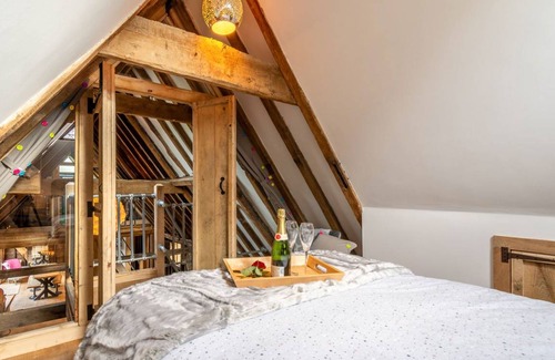 Sittingbourne Cottage | Cabin ∙ 3 bedrooms ∙ 8 guests