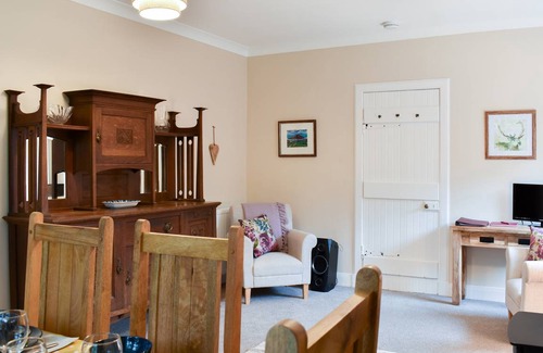 Kilmory Cottage | Cabin ∙ 3 bedrooms ∙ 5 guests