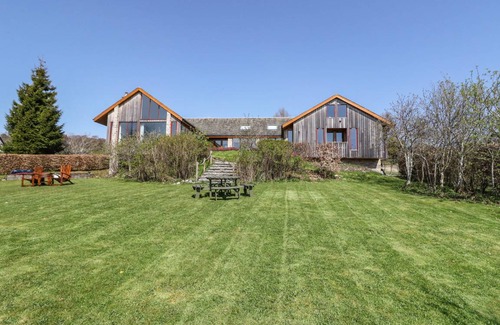 Pitlochry Cottage | Cabin ∙ 4 bedrooms ∙ 6 guests