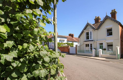 Ludwel Cottage | Cabin ∙ 4 bedrooms ∙ 7 guests