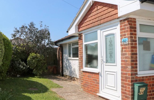 Pagham Cottage | Cabin ∙ 4 bedrooms ∙ 7 guests