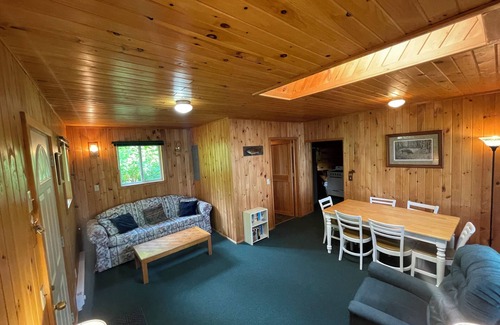 Ely Cabin | Cabin 4 'Eagle' 2-BR, 4-5 pp, overlooks lake, access to boats!