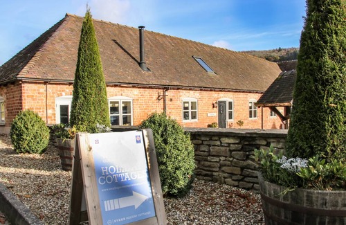 Acton Scott Cottage | Cabin ∙ 5 bedrooms ∙ 11 guests