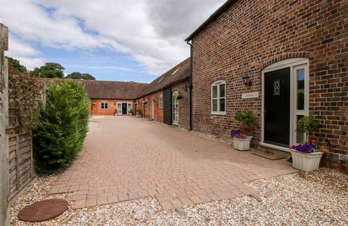Acton Scott Cottage | Cabin ∙ 5 bedrooms ∙ 11 guests