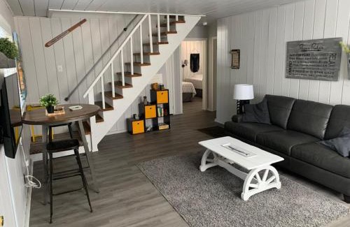 Strawberry House | Cabin #6