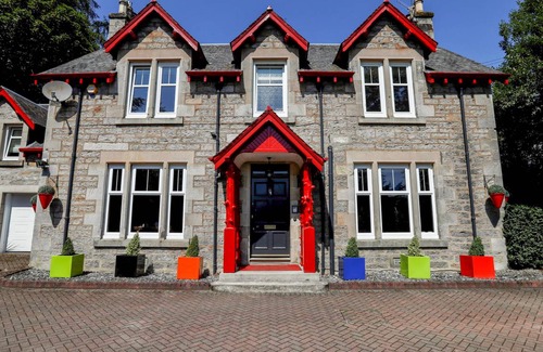 Pitlochry Cottage | Cabin ∙ 7 bedrooms ∙ 14 guests