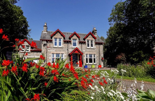 Pitlochry Cottage | Cabin ∙ 7 bedrooms ∙ 14 guests