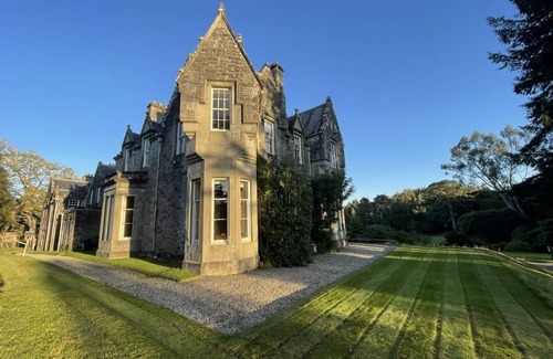 Benderloch Cottage | Cabin ∙ 9 bedrooms ∙ 18 guests