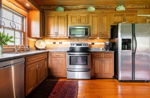 Paris Cabin | Cabin in Kentucky Horse Country