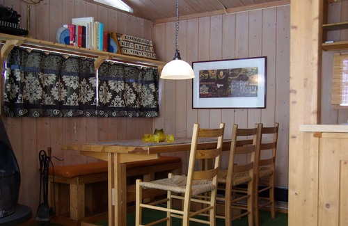 Oystese Cabin | Cabin in meditative oakwood (Neshagen 3)