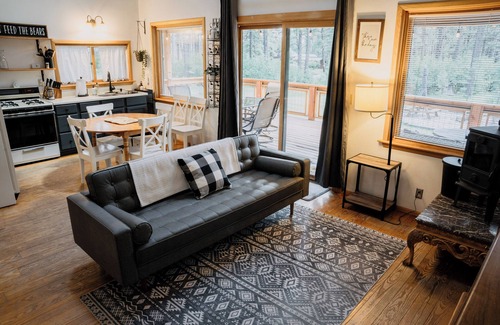 Chama Cabin | Cabin In The Pines - Walk to Sargents Wildlife Area