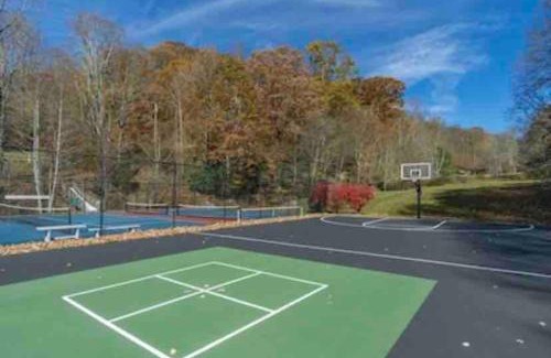 Wolf Laurel House | Cabin near Asheville, Hatley Pt, hot tub, views