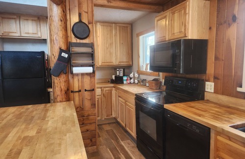 Heron Cabin | Cabin on a working homestead in Heron, Mt. " Heifer, Pork and Pecker Farm"n