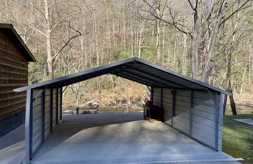 Robbinsville Cabin | Cabin on Hwy 129 overlooking Cheoah River - 8 miles to Tail of the Dragon