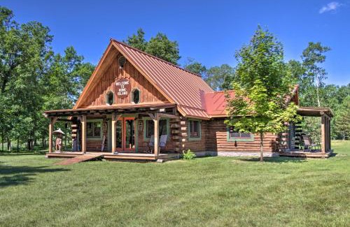 Nekoosa House | Cabin on Private Island Less Than 6 Mi to Sand Valley Golf