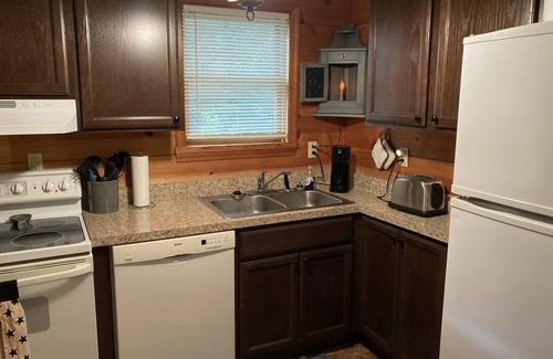 Linville Cabin | Cabin on the farm in Rockingham County
