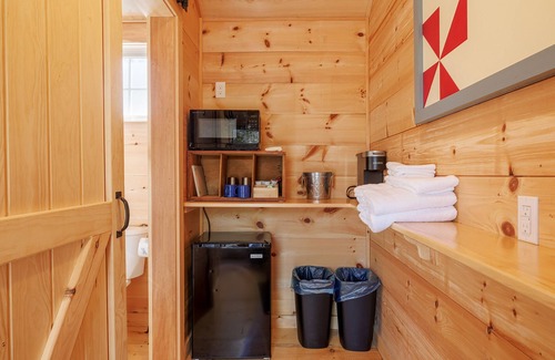 Sandy Point Cabin | Cabin w/Sauna in Mid-Coast Maine! Hour to Bar Harbor and Acadia- Cabin #6 Birch