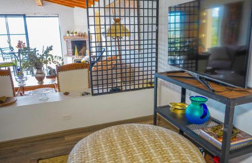 Retiro House | Cabin with Jacuzzi View with Fireplace