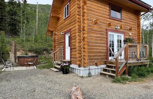 Yukon House | Cabins Over Crag Lake