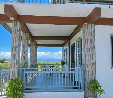 Naujan House | Cairnes Farm House
