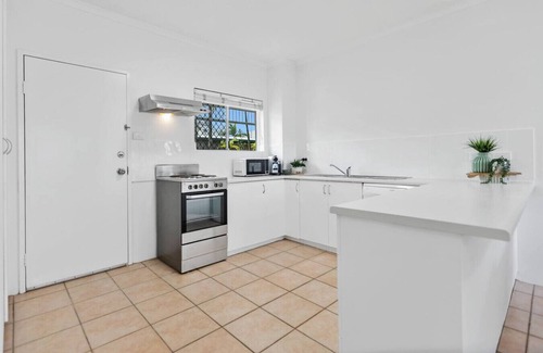 Cairns North Apartment | Cairns Tropical Bliss Swim-in/Swim-out Apartment