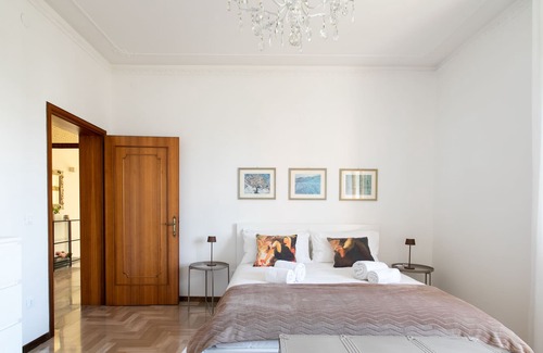 Olmo di Mira House | Cairoli house detached apartment in private house with garden i