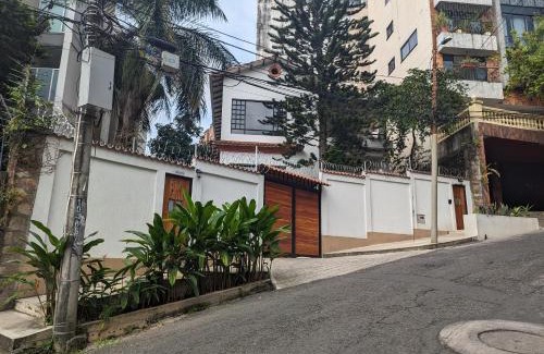 Granada Apartment | Cali Juanambu Acogedor apartamento con parqueo gratis