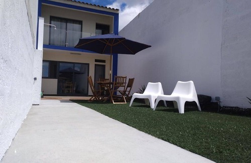 Ribeira Grande House | California House in Ribeira Grande