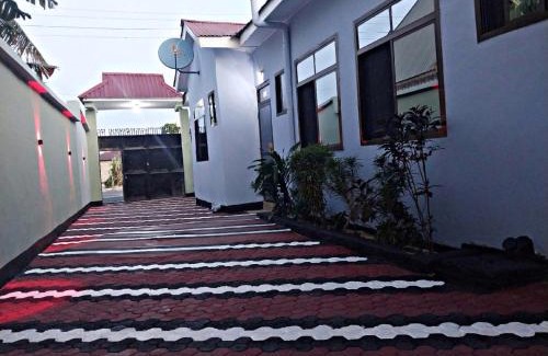 Bagamoyo Cabin | California Lodge