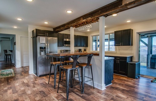 Hammondsport House | Call of the Bluff: Pet friendly, rural home with amazing views of Keuka Lake!