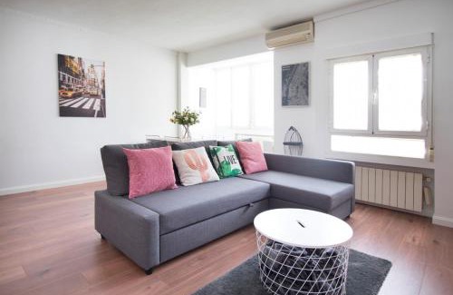 Guindalera Apartment | Calle de Coslada, 16