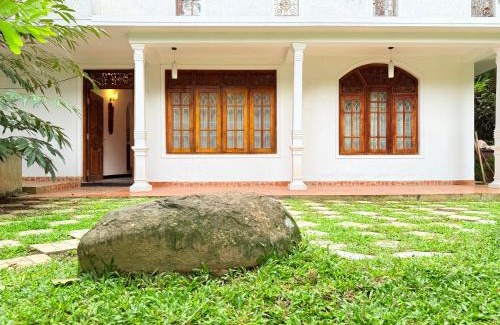 Harispattuwa Apartment | Calm Villa Kandy