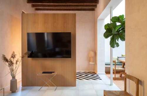 Triana House | Calma Places - OM Home Triana