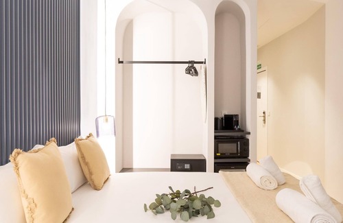 Lista Hotel | Calma Rooms by Charming III