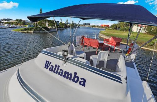 Pelican Waters Boat Rental | Caloundra Houseboats